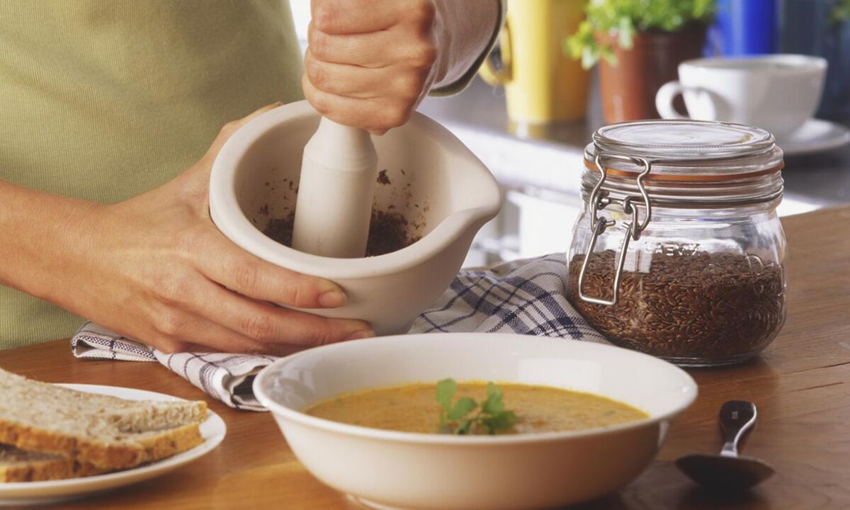 Add flaxseed to the soup for good bowel function